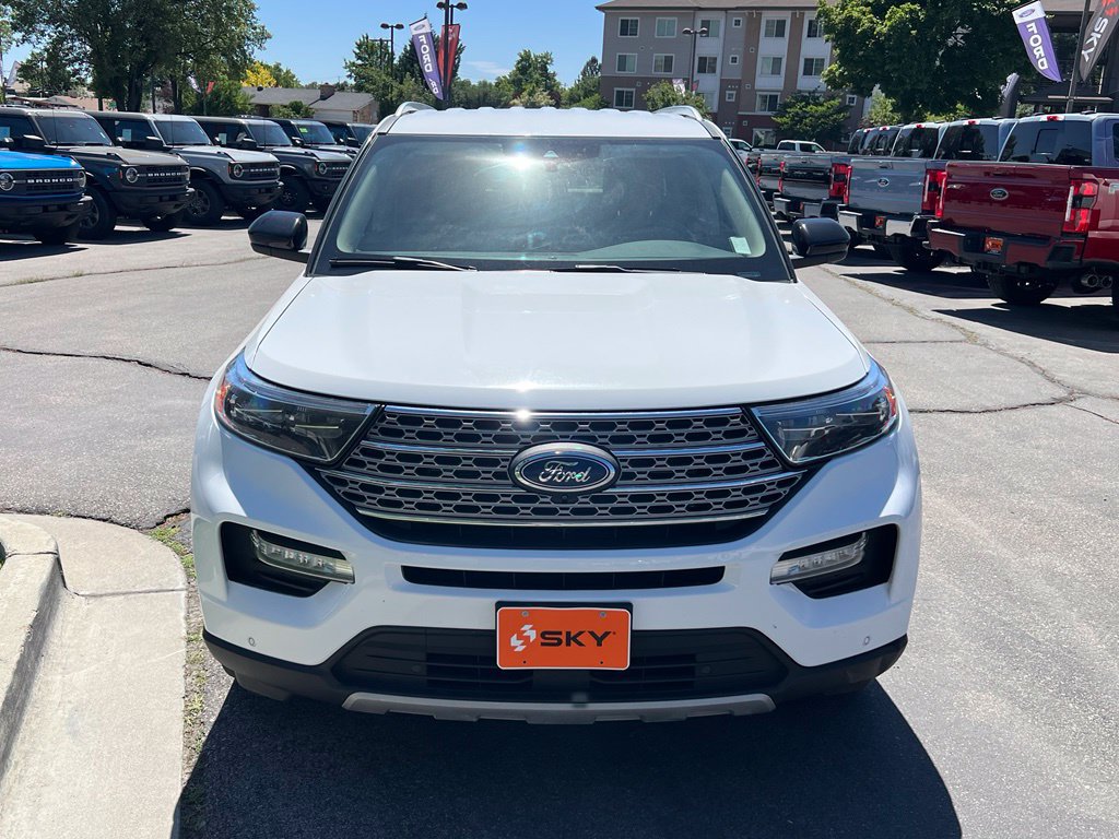 Used 2023 Ford Explorer Limited AWD/4WD image 4