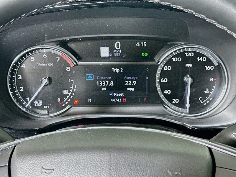Used 2025 Cadillac XT5 Premium Luxury FWD image 16