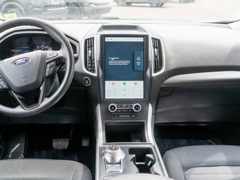 Used 2022 Ford Edge SE image 15
