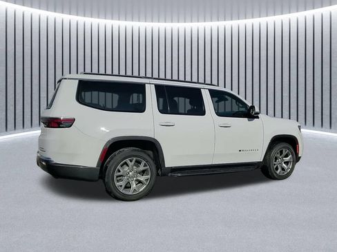 Certified 2022 Jeep Wagoneer Series II AWD/4WD image 8