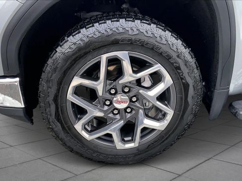 Used 2024 GMC Sierra 1500 SLT w/ SLT Premium Plus Package image 10