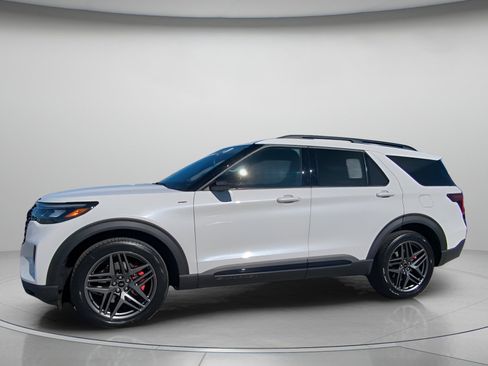 New 2026 Ford Explorer ST-Line w/ ST-Line Street Pack image 10