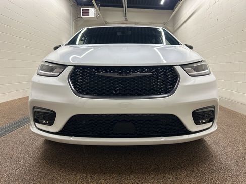 New 2026 Chrysler Pacifica Select FWD image 6