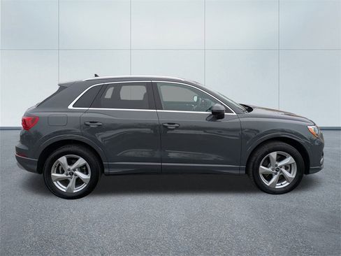 Used 2022 Audi Q3 2.0T Premium image 2