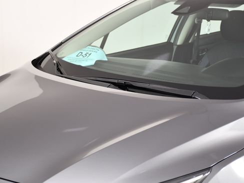 Used 2025 Nissan Versa SV FWD image 12