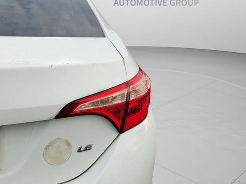 Used 2018 Toyota Corolla LE FWD image 21