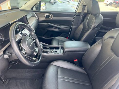 Certified 2023 Kia Sorento X-Line EX AWD/4WD image 4