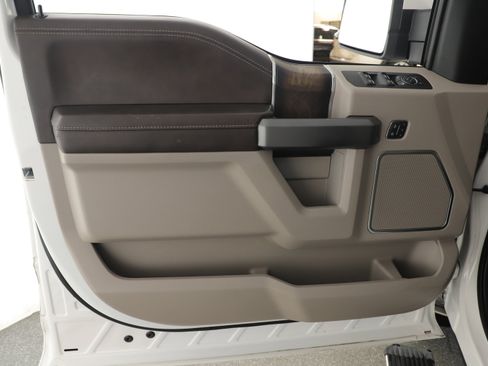 Certified 2019 Ford F150 Limited w/ Trailer Tow Package image 8