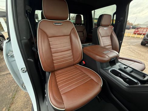 Certified 2024 GMC Sierra 2500 Denali Ultimate image 35