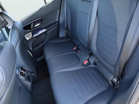 Used 2026 Mercedes-Benz GLC 300 4MATIC image 23