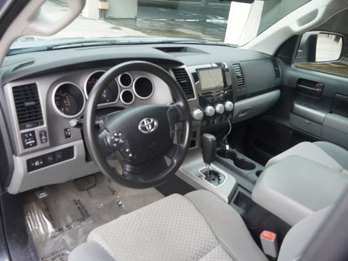 Used 2010 Toyota Tundra 4x4 Double Cab image 6
