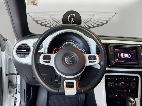 Used 2019 Volkswagen Beetle 2.0T SE FWD image 12