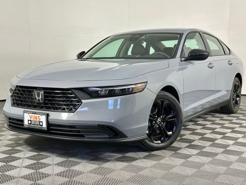Used 2025 Honda Accord SE image 32