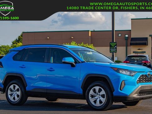 Used 2021 Toyota RAV4 LE FWD image 1