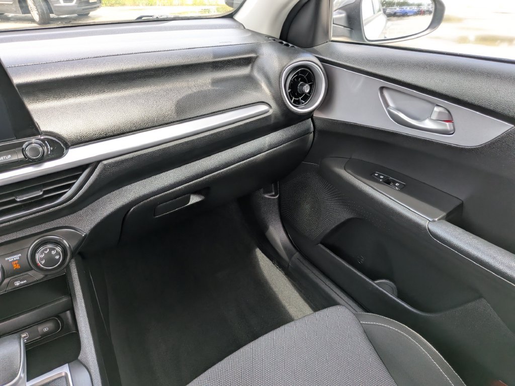 Certified 2024 Kia Forte LXS FWD image 16