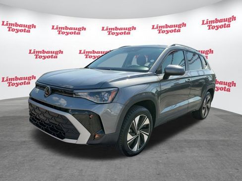 Used 2025 Volkswagen Taos SE image 22