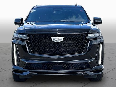 Used 2024 Cadillac Escalade ESV V w/ LPO, ONYX Package AWD/4WD image 3
