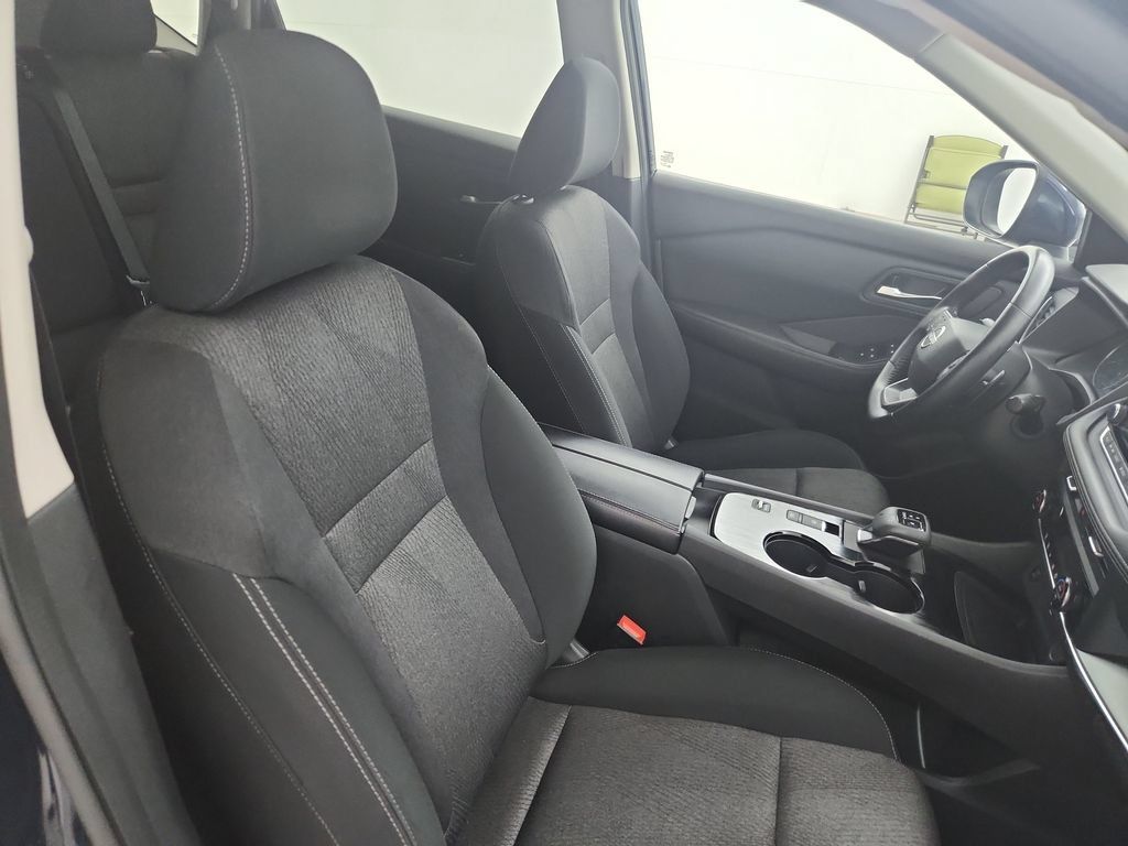 Used 2025 Nissan Rogue SV FWD image 35
