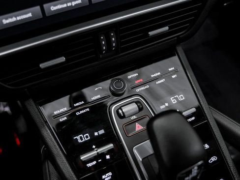 Used 2022 Porsche Cayenne image 21