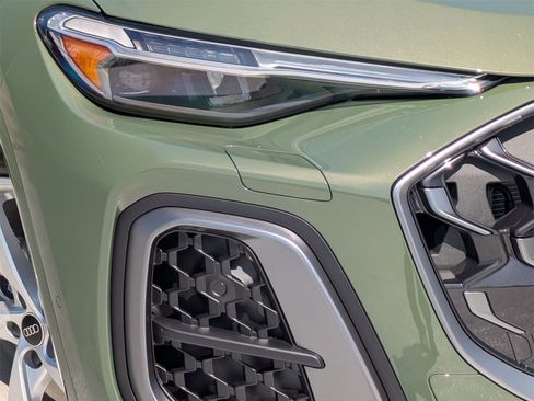 New 2025 Audi Q5 Premium Plus image 16