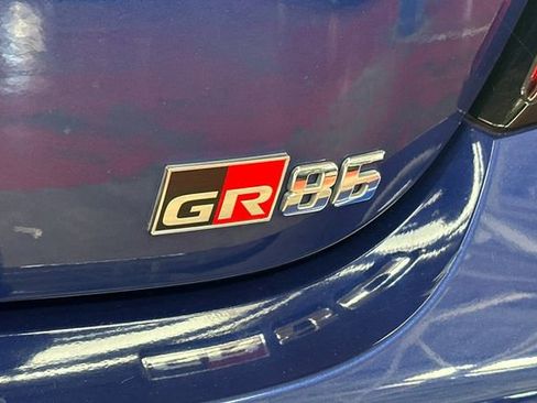 Used 2022 Toyota GR86 Premium w/ ALL Weather Mat Package (TMS) RWD image 33