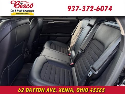 Used 2017 Ford Fusion SE w/ Equipment Group 201A FWD image 9