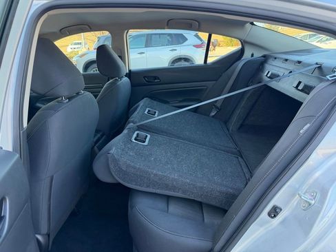 Used 2024 Nissan Altima 2.5 SV image 12