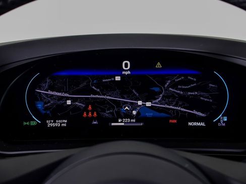 Certified 2024 Porsche Cayenne w/ Premium Package Plus (PFM) image 20