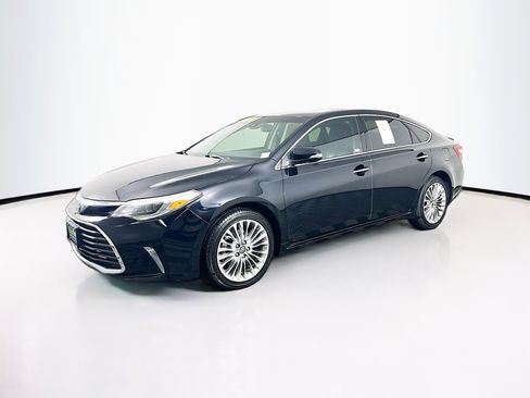Used 2017 Toyota Avalon Limited FWD image 3