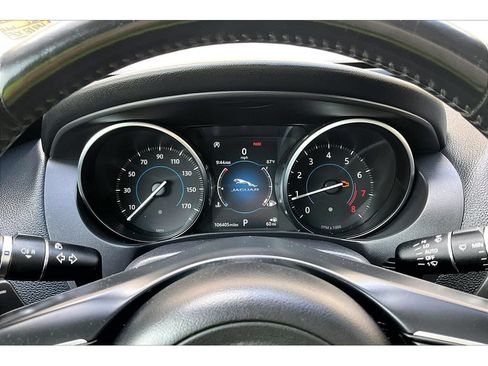 Used 2018 Jaguar XE Premium AWD/4WD image 23