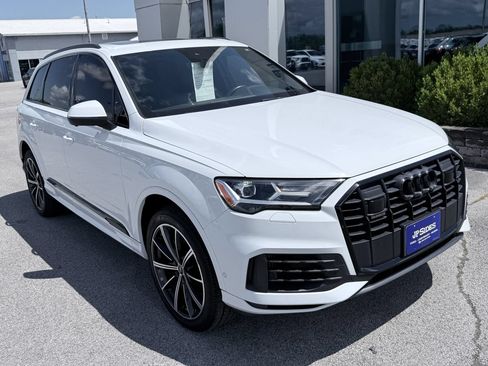 Used 2021 Audi Q7 3.0T Premium Plus w/ Executive Package AWD/4WD image 2