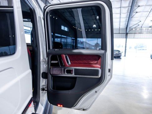 Used 2025 Mercedes-Benz G 63 AMG 4MATIC image 30
