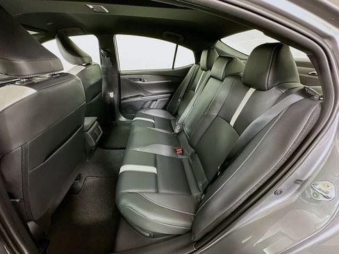 Used 2026 Toyota Camry SE w/ Convenience Package FWD image 24