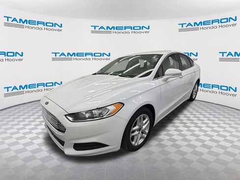 Used 2016 Ford Fusion SE FWD image 1