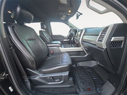 Used 2017 Ford F250 Lariat w/ Lariat Value Package image 15