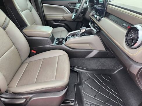 Used 2024 Chevrolet Colorado ZR2 w/ ZR2 Convenience Package III image 12