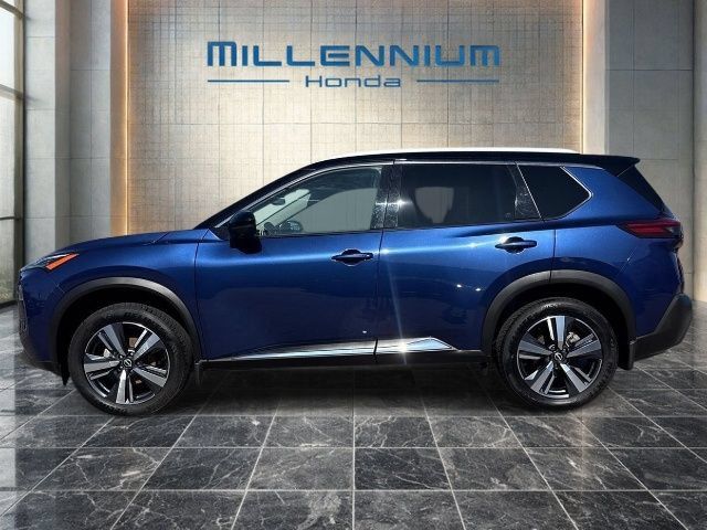 Used 2023 Nissan Rogue SL AWD/4WD image 2