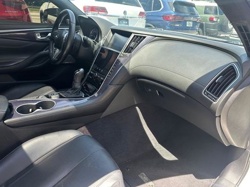 Used 2017 INFINITI Q60 Red Sport 400 RWD image 30