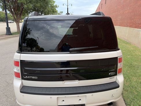 Used 2018 Ford Flex Limited w/ Equipment Group 303A AWD/4WD image 3