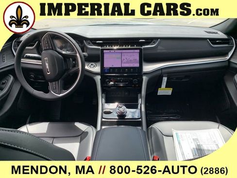 New 2025 Jeep Grand Cherokee Limited w/ Black Appearance Package image 19