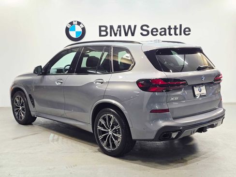 Used 2025 BMW X5 xDrive40i w/ M Sport Package image 4