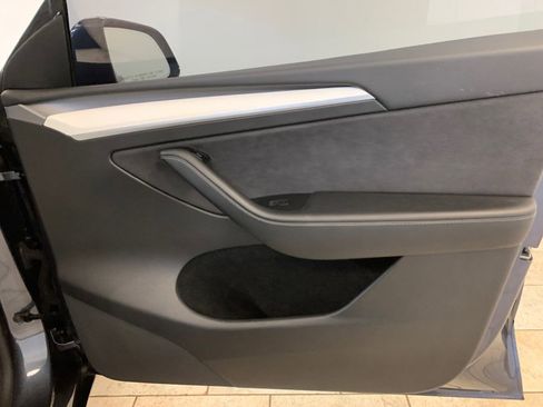 Used 2022 Tesla Model Y Performance image 50