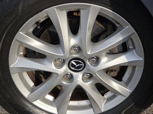 Used 2015 MAZDA MAZDA3 i Touring w/ Technology Package FWD image 8