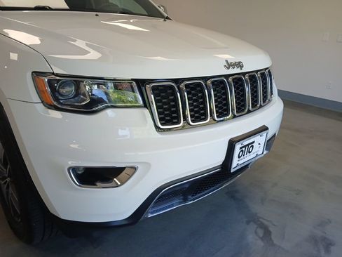 Used 2017 Jeep Grand Cherokee Limited AWD/4WD image 6