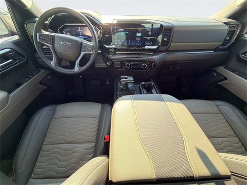 Used 2024 Chevrolet Silverado 1500 ZR2 w/ Technology Package image 18