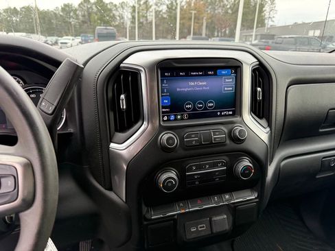 Used 2020 Chevrolet Silverado 1500 LT w/ Trailering Package image 17