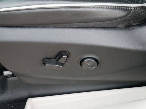 Used 2023 Chrysler Pacifica Limited image 20