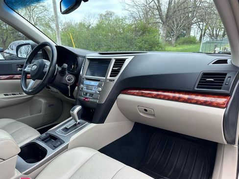 Used 2011 Subaru Outback 3.6R Limited image 14