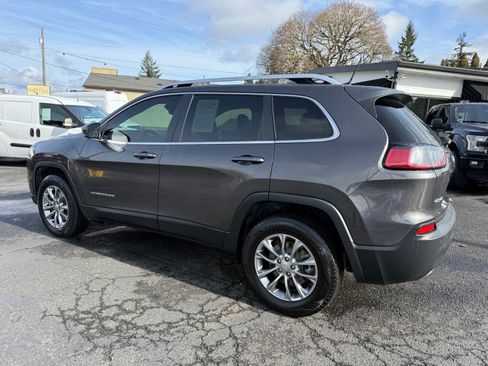 Used 2019 Jeep Cherokee Latitude Plus w/ Comfort/Convenience Group AWD/4WD image 5