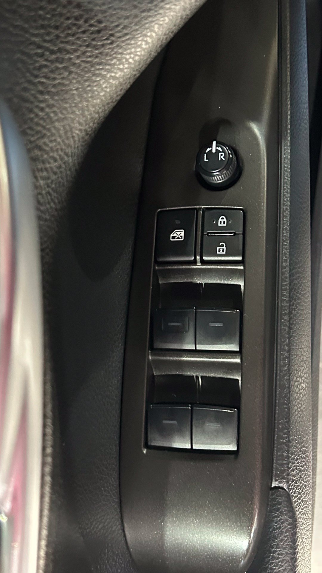 Used 2024 Toyota Camry SE w/ Convenience Package FWD image 34